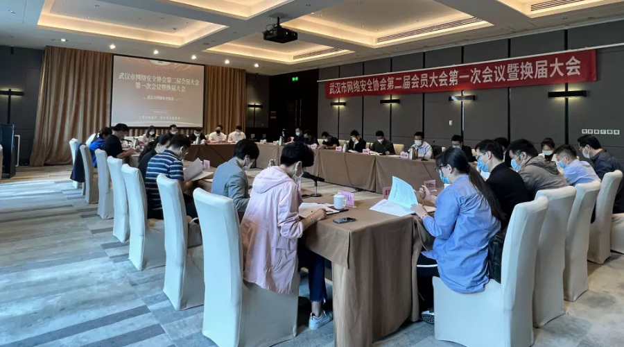 图怪兽_b9ed6fbbbe2f74d6c38180e62609ae35_15099.png