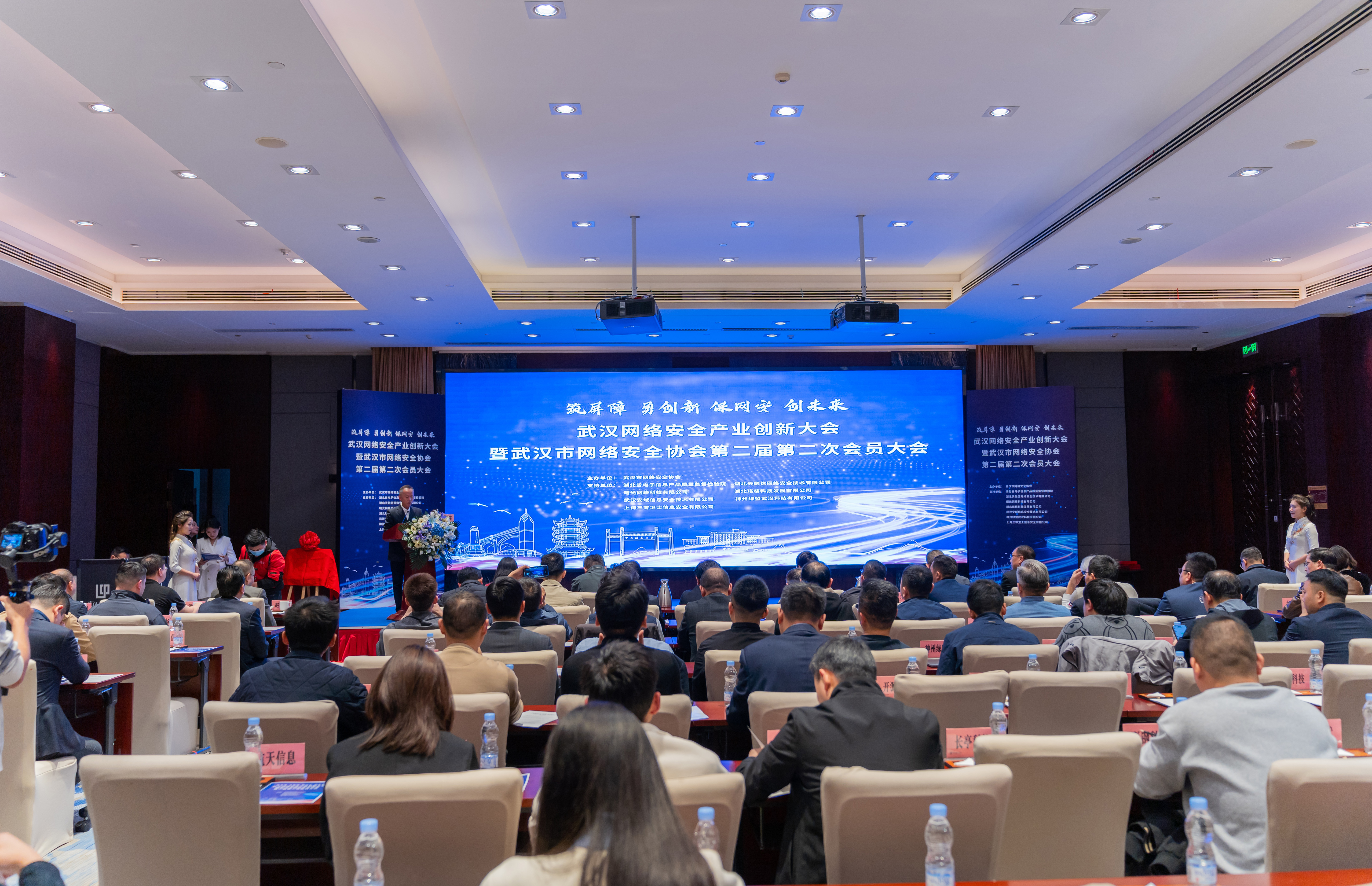 图1.jpg