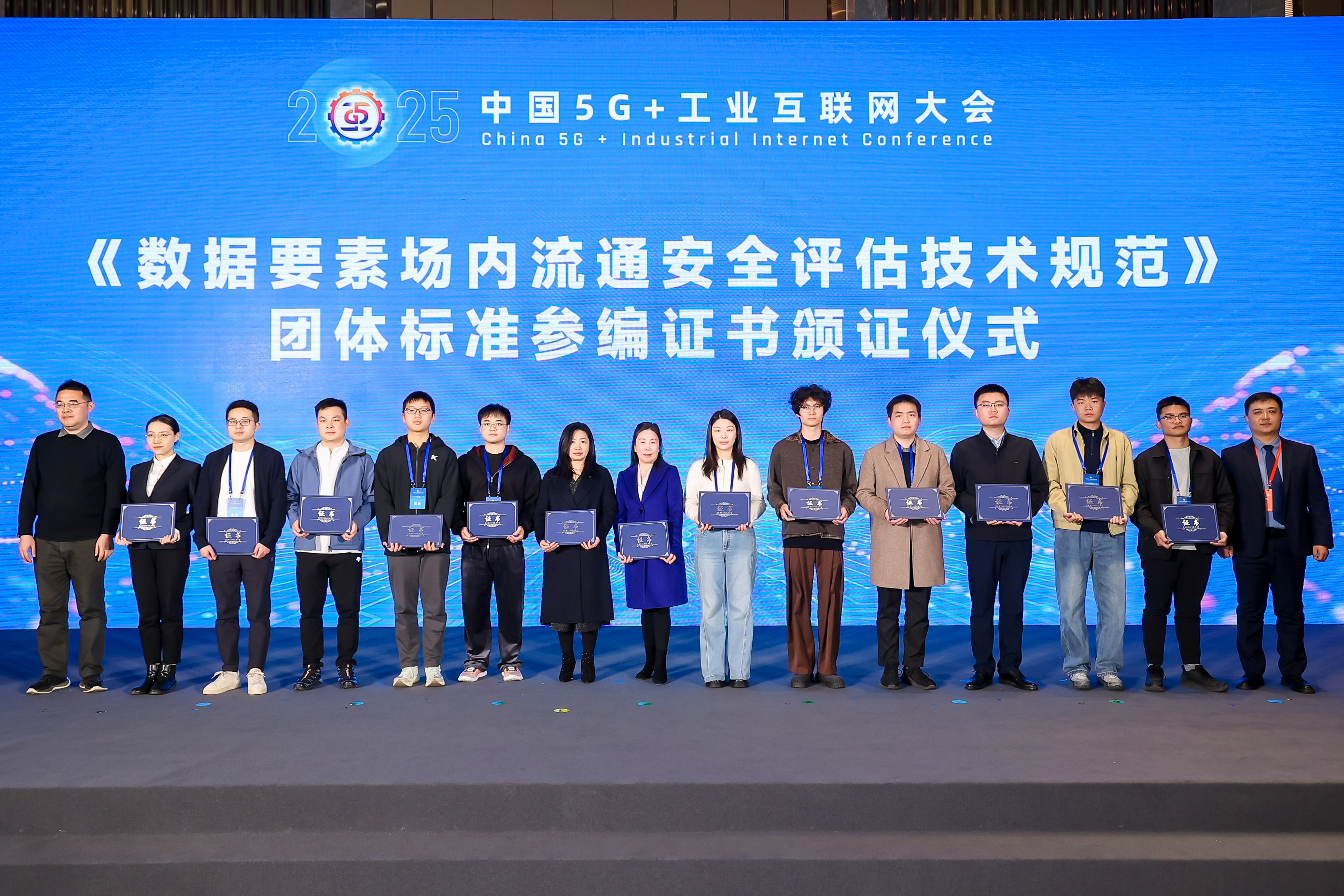 S62A5574-opq4147560169.jpg S62A5574-opq4147560169.jpg